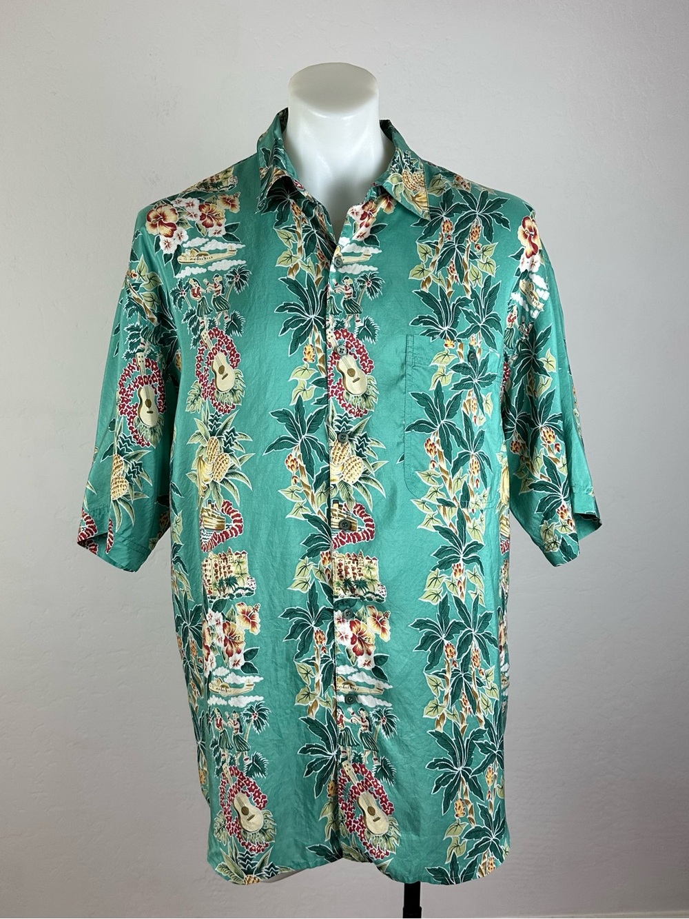 Hilo Hattie 100% Silk Men's Aloha Shirt